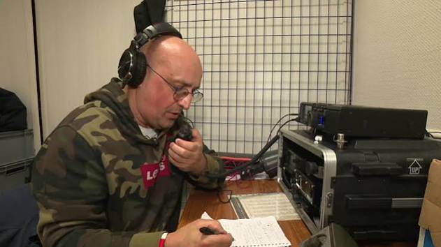 On a toujours tendance � penser que c'est un peu vieillot", mais le radioamateurisme est loin d'�tre obsol�te